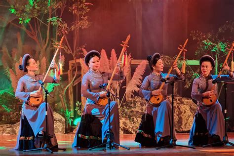 The Oanh's Enchanted Symphony Concert: A Breathtaking Fusion of Music and Vietnamese Tradition!